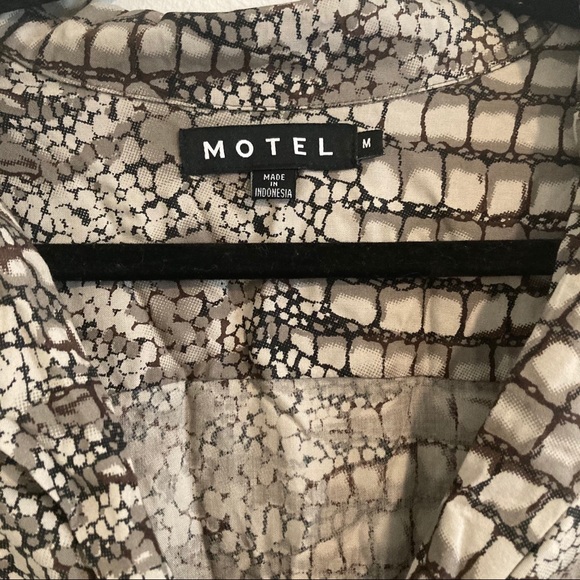 CoutonicStyle Siare Crocodile Pattered Dress - Picture 4 of 5